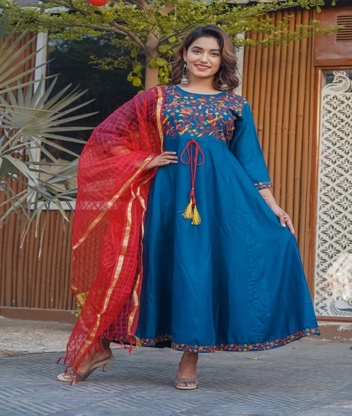 Long gown With Chanderi Duptta